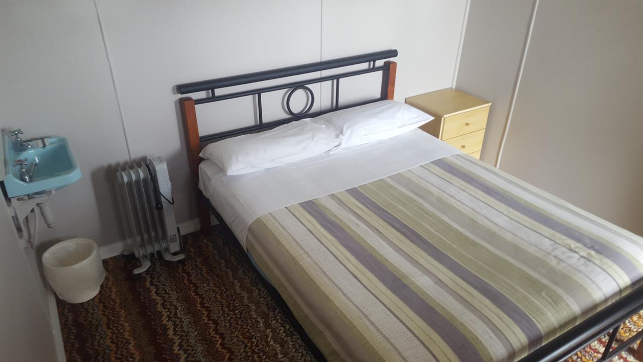沃波尔 廷格尔经济型旅舍旅舍 外观 照片