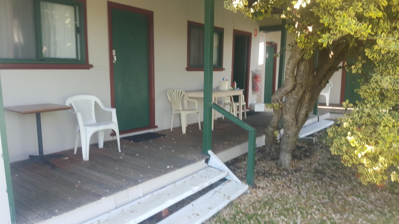沃波尔 廷格尔经济型旅舍旅舍 外观 照片